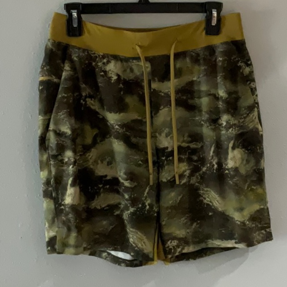Lululemon T.H.E. Short 7" *Linerless M